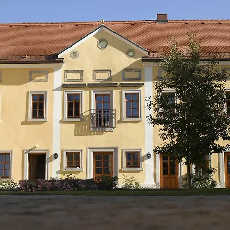 Gastehaus Im Weingut Schloss Proschwitz 3*