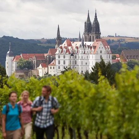 Konukevi Gastehaus Im Weingut Schloss Proschwitz