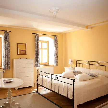 Gastehaus Im Weingut Schloss Proschwitz 3*